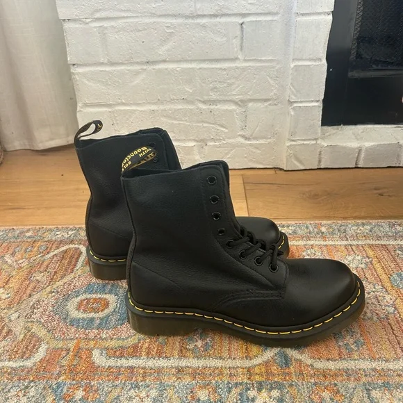 1460 Pascal Dr. Martens Black Boots 1460
Pascal Virginia Leather Lace Up Boots - Picture 3 of 7